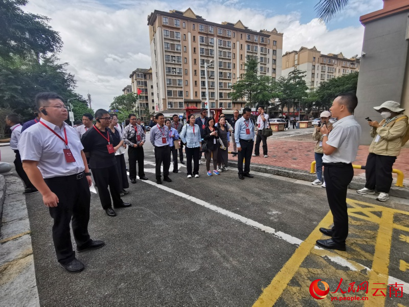 图为参访活动现场。人民网 薛丹摄