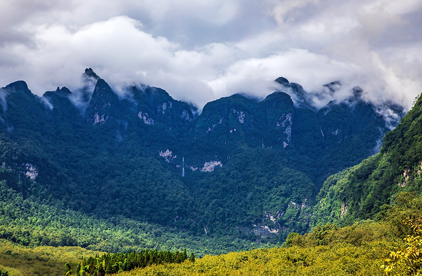景东境内的无量山。吴永康摄