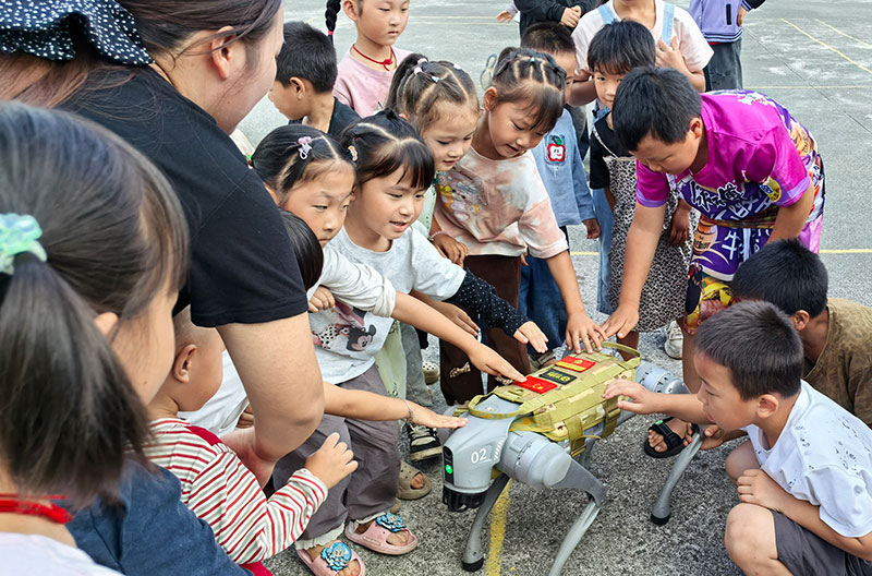 2026年8月6日，县科协在高田乡大湾村后山小学暑期托管点开展科普活动