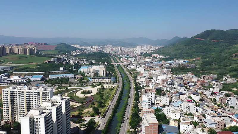 鲁甸县城全景-马祥刚摄