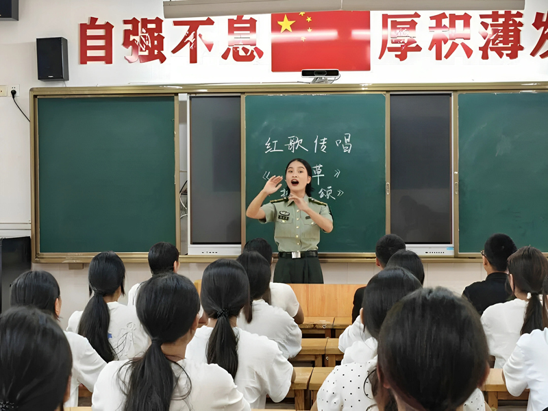 红歌思政课现场。