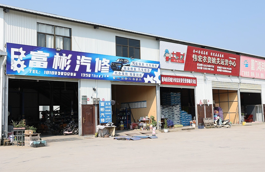 【2】姚關建材交易市場內的商鋪。施甸縣委宣傳部供圖
