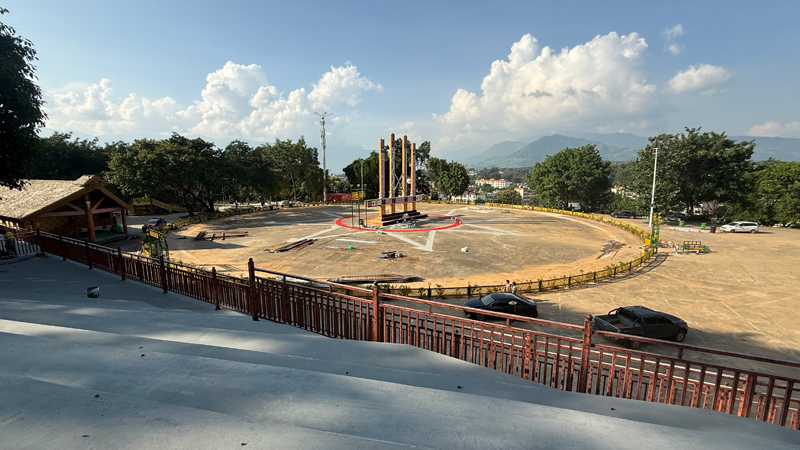 擴建中的目瑙縱歌場地-顏秋-攝