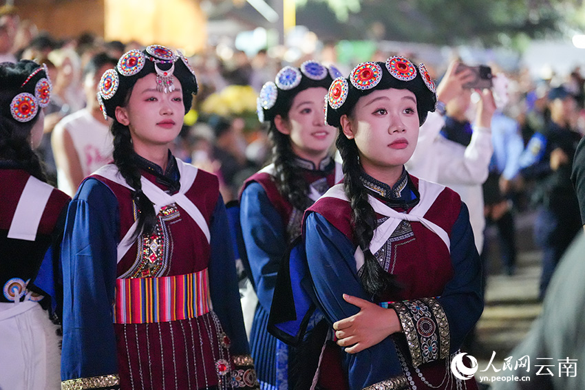 2026丽江民谣音乐季“古城之夜”现场。人民网记者 虎遵会摄