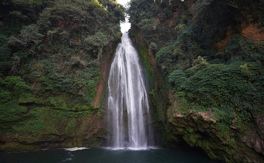 响水瀑布。