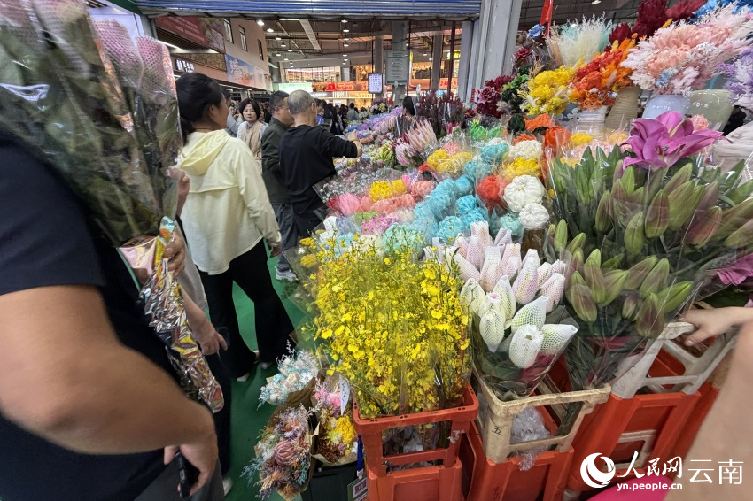昆明斗南花市。人民網 薛丹攝