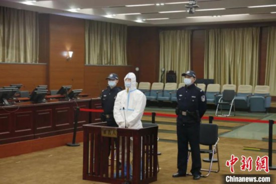 圖為被告人桂寶東出庭受審。　桂林市中級人民法院供圖 攝