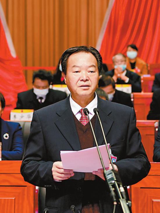 李洪云主持大会