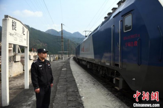 云南有多少人口2021年_云南广南县人口多少(3)