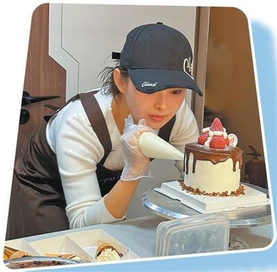 白金策划特色冰雪活动。石天蛟摄