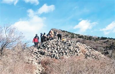 北京延慶區文物普查中，新發現了長城遺跡痕跡。北京延慶區融媒體中心供圖