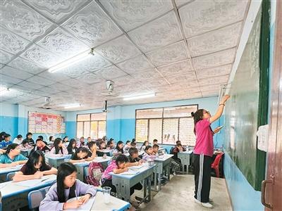 泰國清邁教聯高級中學課堂現場。受訪者供圖